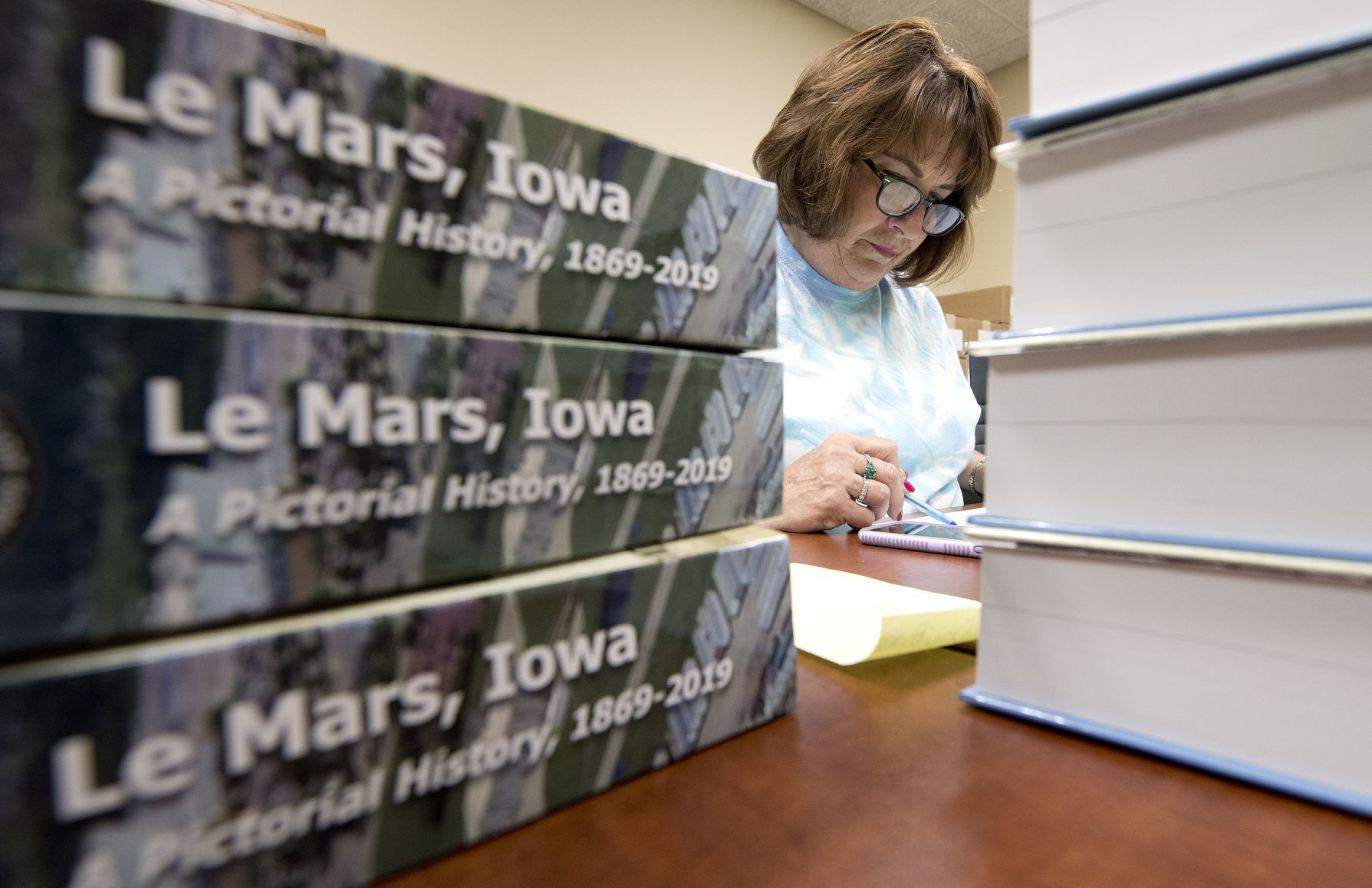 Le Mars 150th anniversary history book